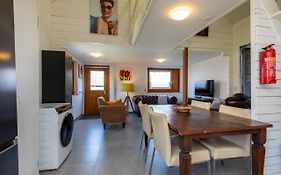 Welcome In - La Garage - Molenwal 11A, Westkapelle